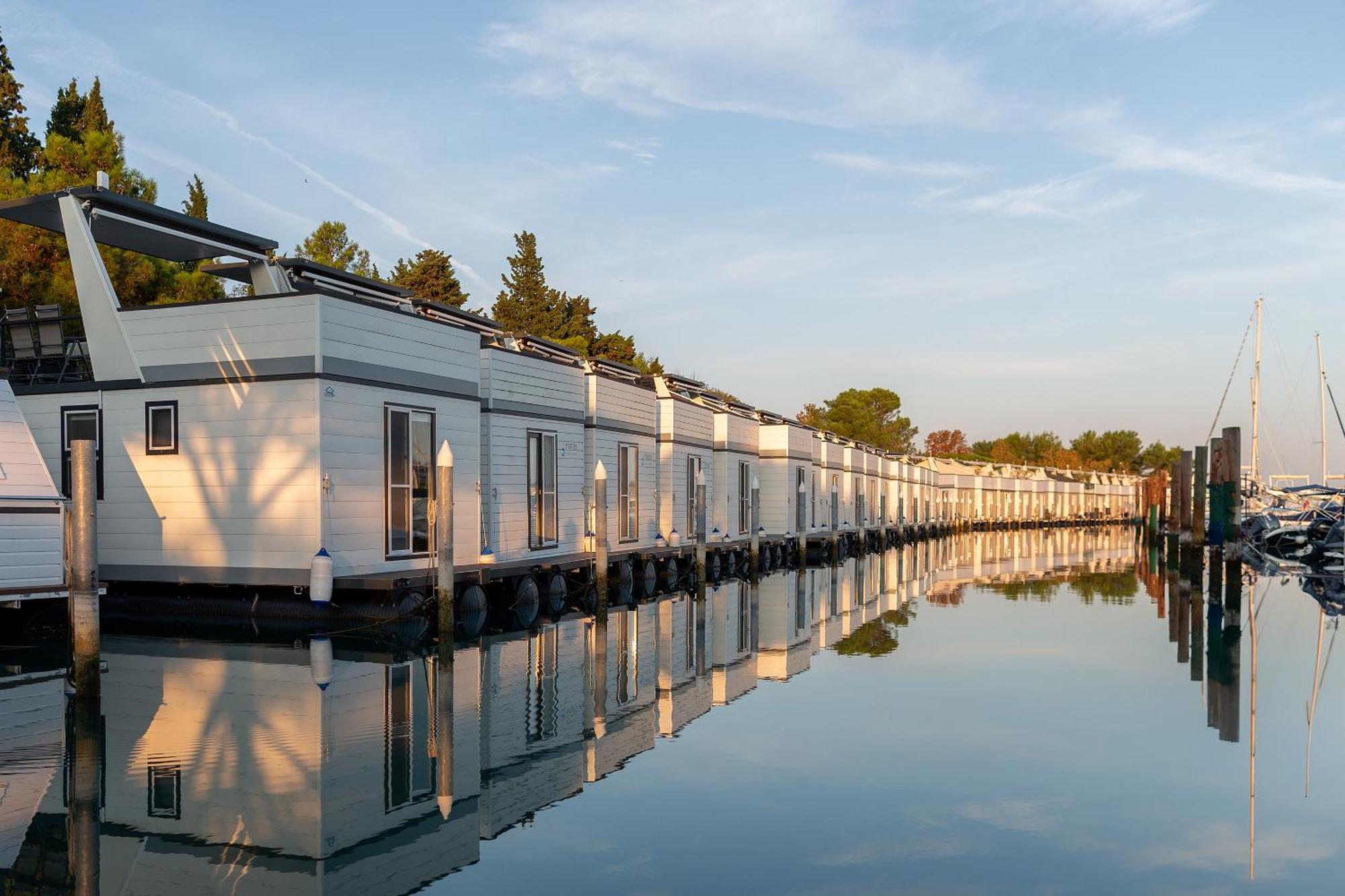 Floating Sea House Shark 3 Apartment Portoroz Ngoại thất bức ảnh
