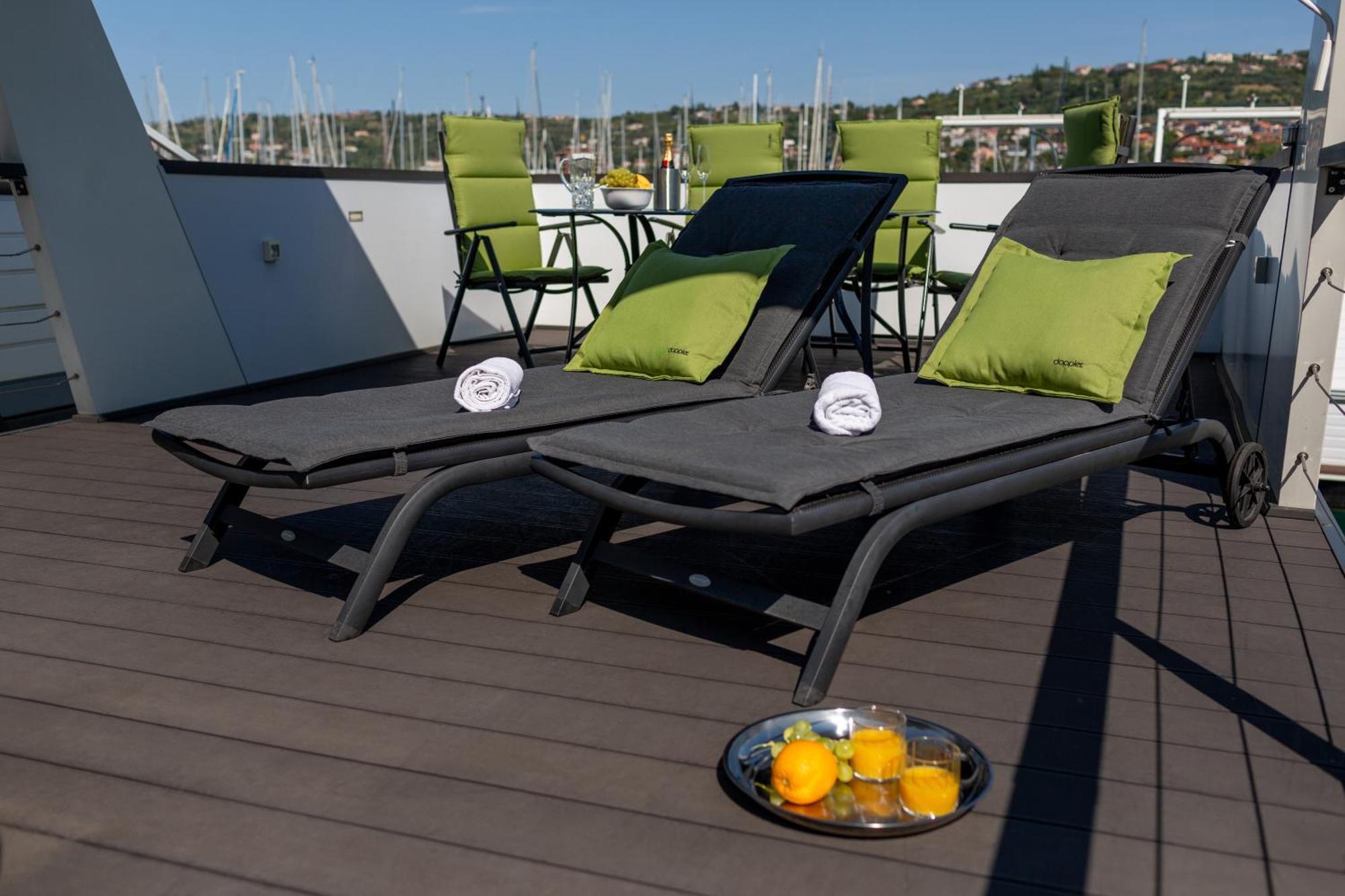 Floating Sea House Shark 3 Apartment Portoroz Ngoại thất bức ảnh