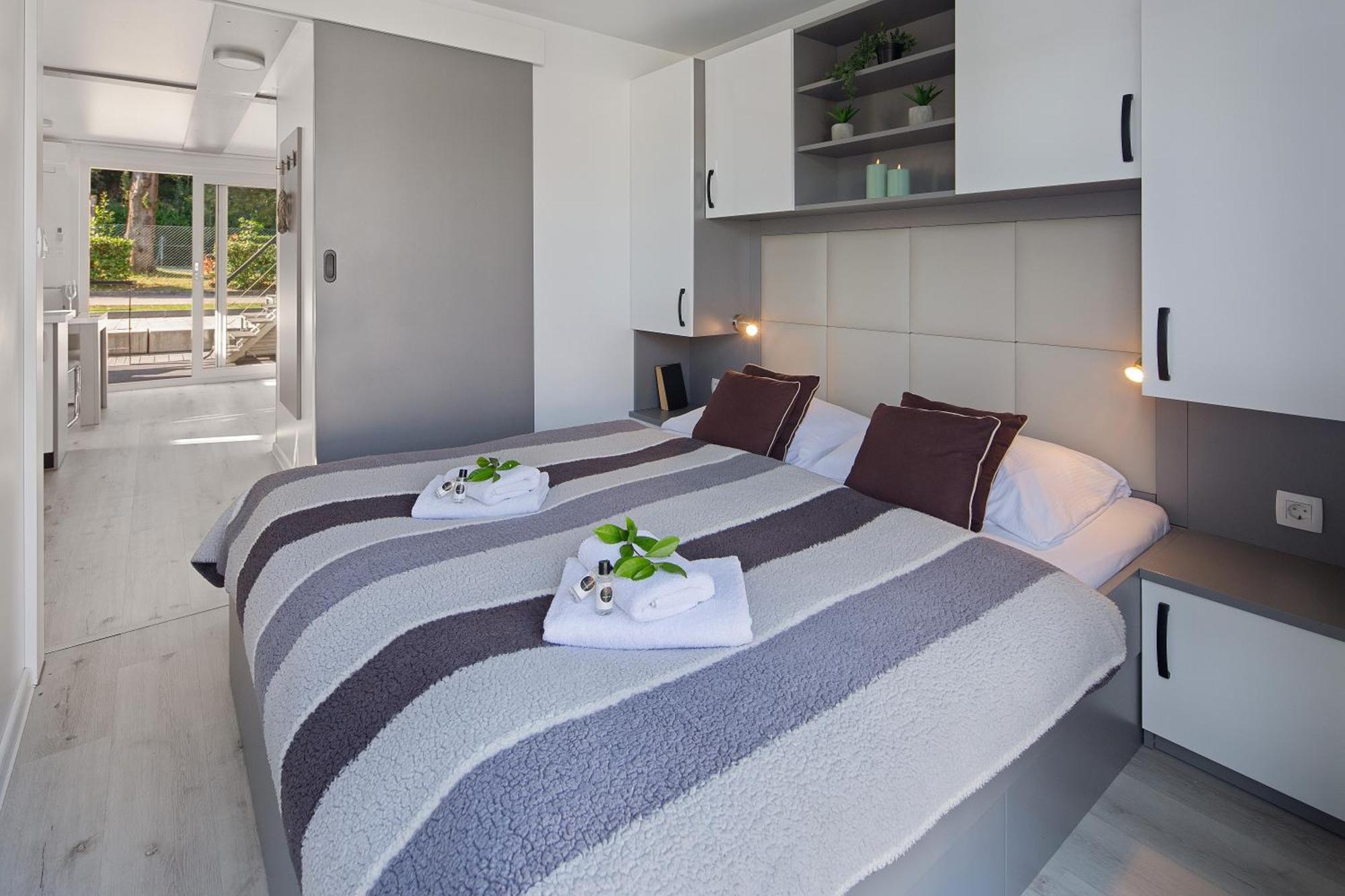 Floating Sea House Shark 3 Apartment Portoroz Ngoại thất bức ảnh