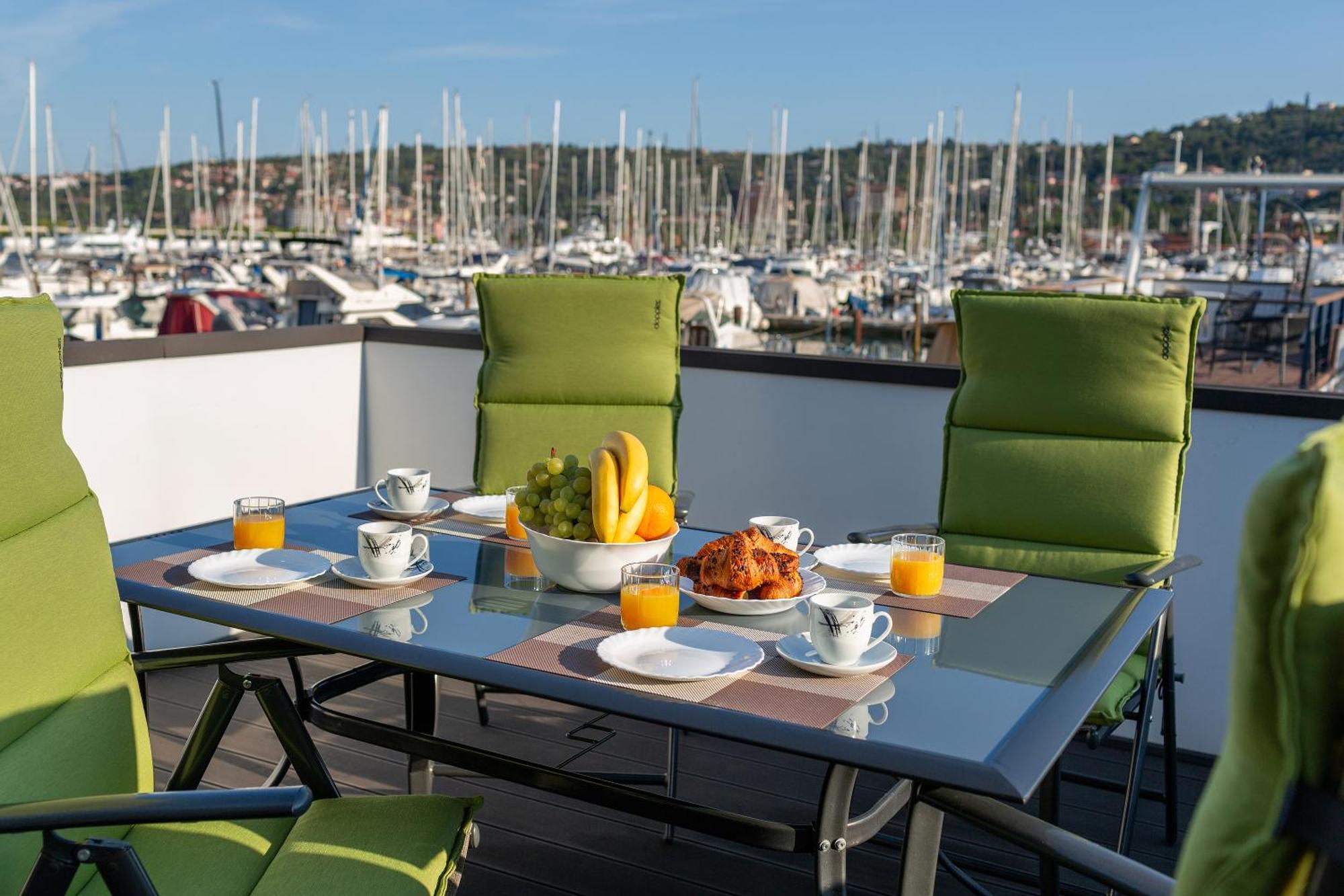 Floating Sea House Shark 3 Apartment Portoroz Ngoại thất bức ảnh