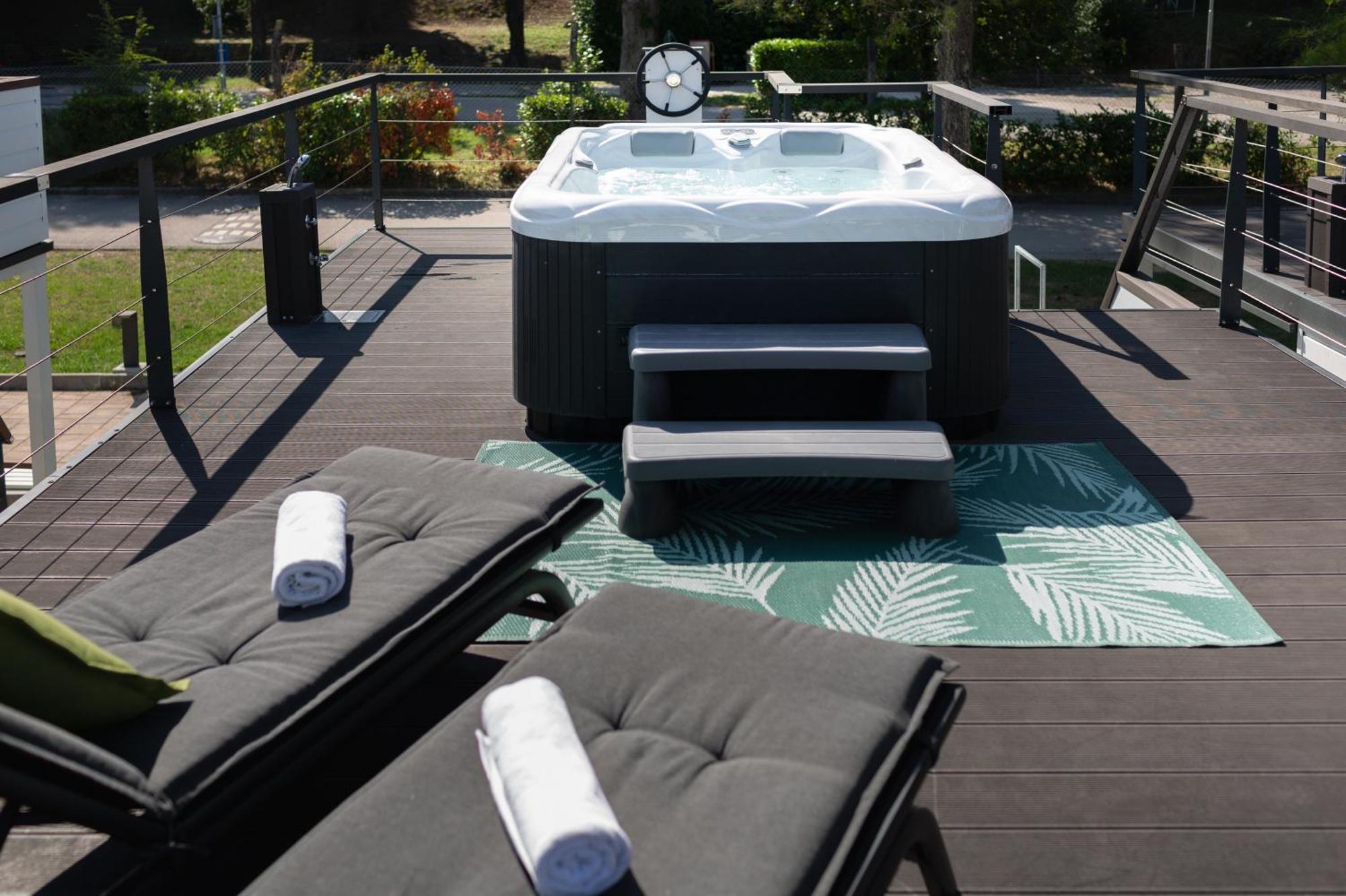Floating Sea House Shark 3 Apartment Portoroz Ngoại thất bức ảnh